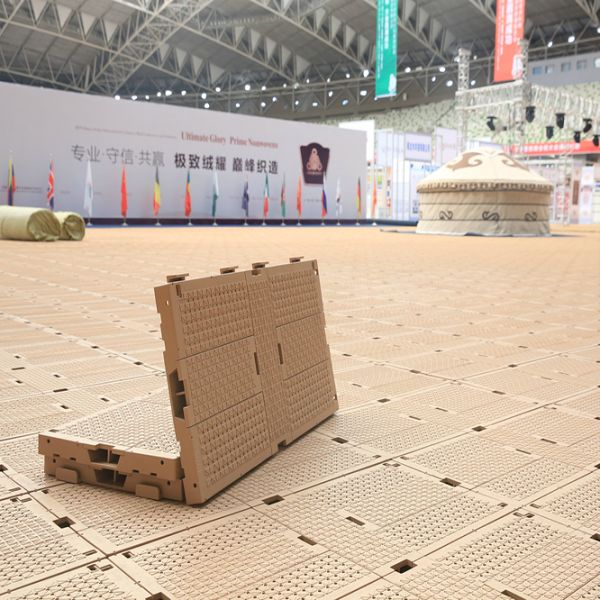 Heavy Duty 60 Tons/sqm Load Capacity Anti-slip Portable Event Flooring with 5 Years Warranty for Turf Protection and Tent Flooring