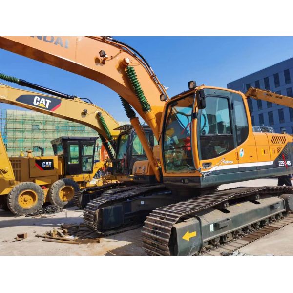 Hengli Hydraulic Cylinder Equipped Hyundai 225LC-9s Excavator for Heavy Duty Work