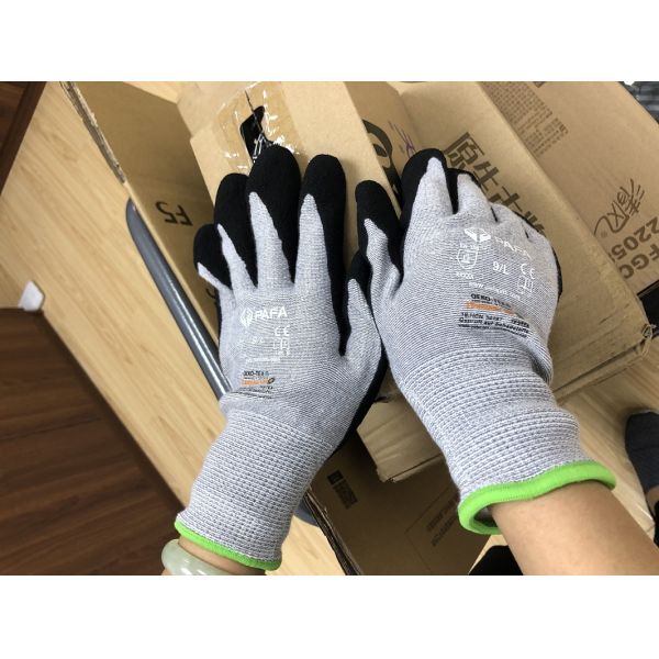 Grey Seamless Bamboo Fiber Sandy Nitrile Gloves