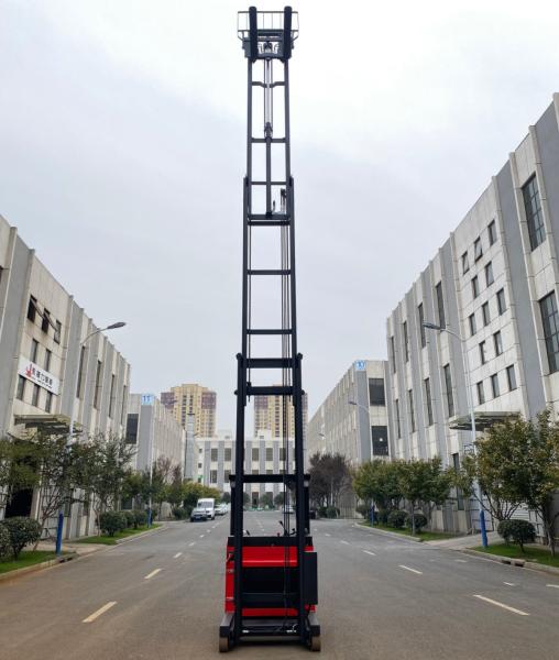 Seat type for large capacity 6m lifting height reach stacker trucks