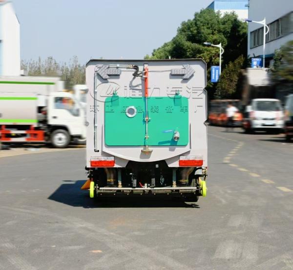 Dongfeng Mini Industrial Road Sweeper Machine , Street Sweeper Cleaning Equipment