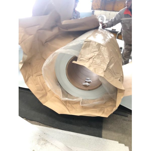 Предварительно окрашенная сталь Galvalume AZ120 PPGL Стальная катушка SMP DX51D Для металлических стенных панелей 20 лет Гарантия противограбцевая краска