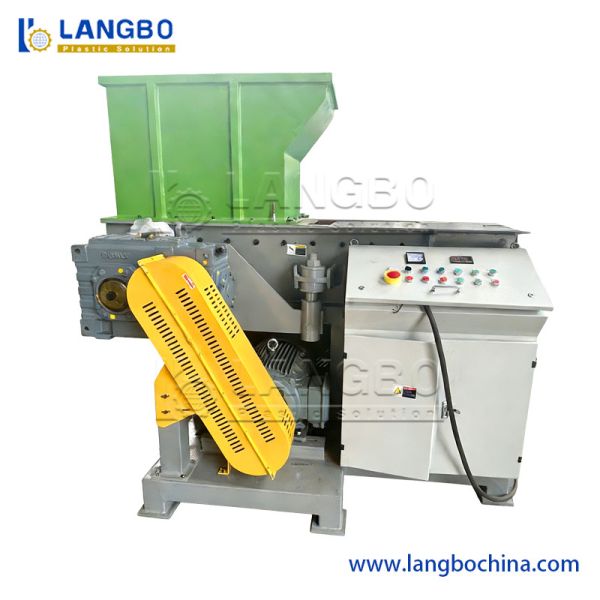 Pet Bottle HDPE Plastic Barrel Drum Blue Blow Molding Water Container Waste Recycling Solid Material Double Shaft Industrial Scrap Plastic Shredder Machine
