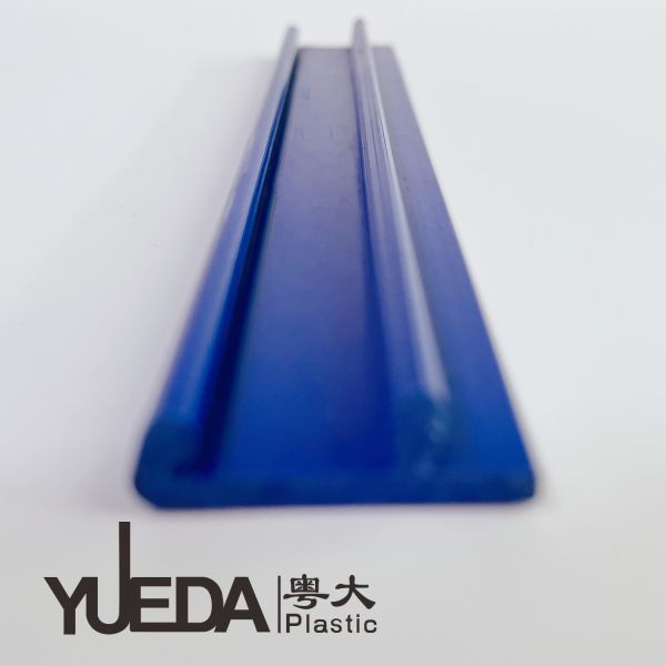 Tailored PVC Plastic Profiles Plastic Clamp Strip Flame Resistance Color Adjustable