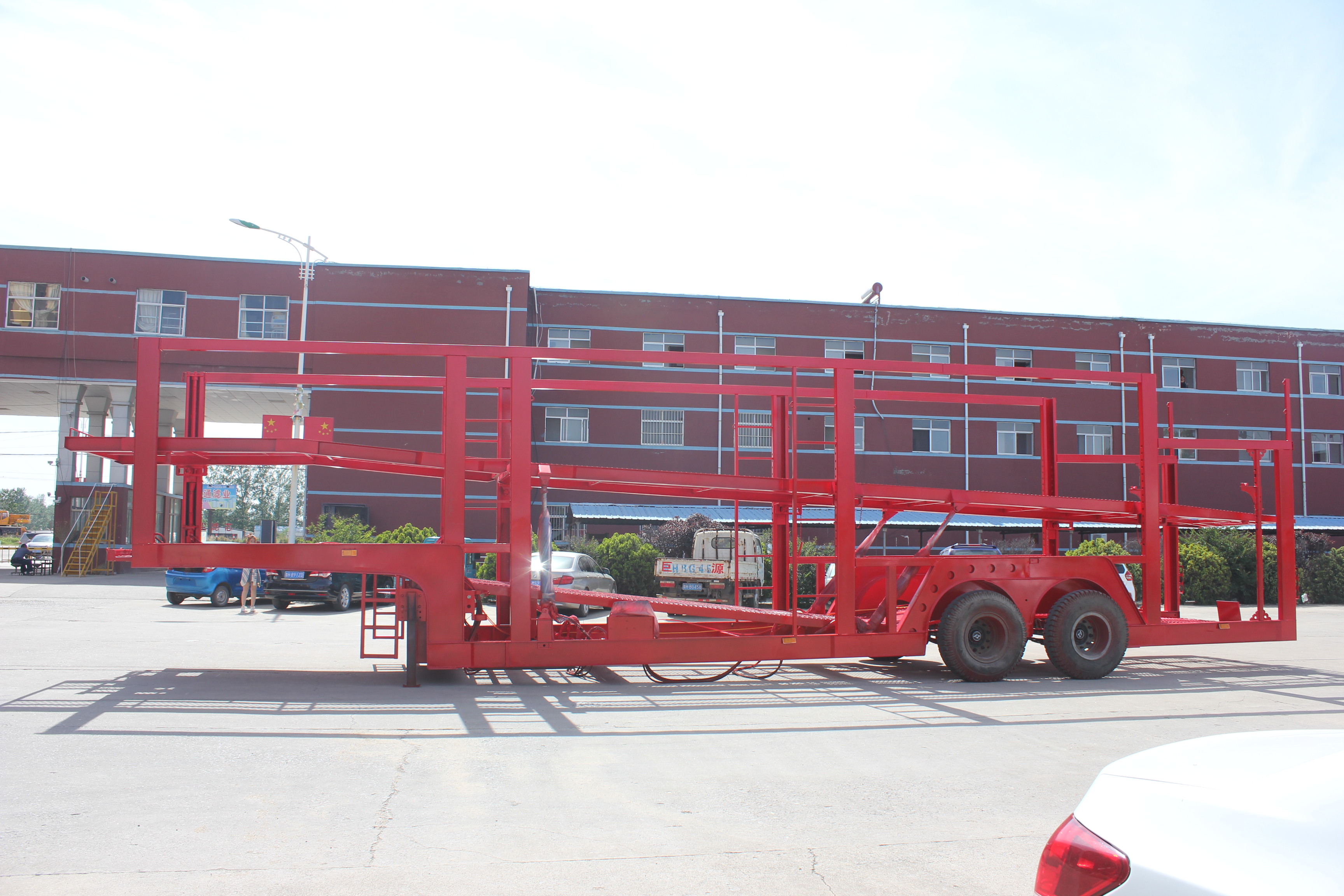 3 оси автотранспортер полуприцеп с стальным материалом и полезной нагрузкой 40000 кг