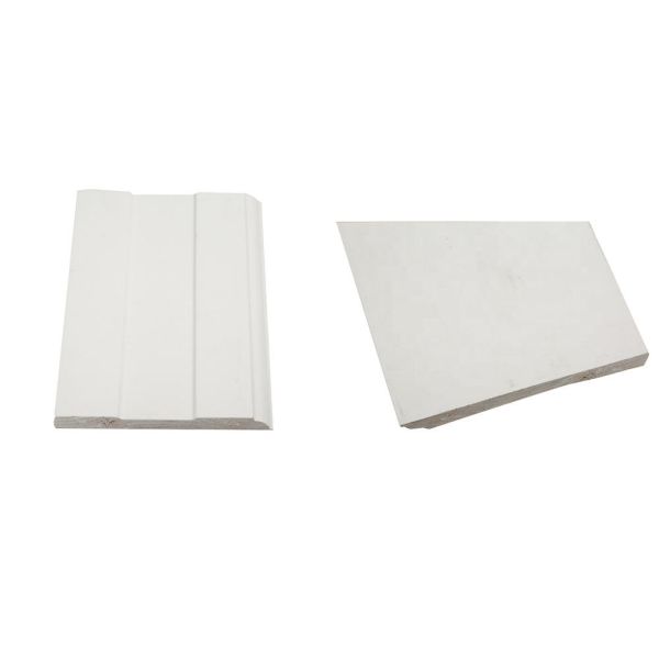 Древесина украшения угла белая воспламененная всходит на борт деревянной доски обхода