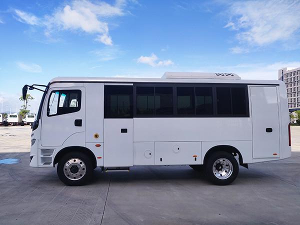 29 seats off road Tourism Right Hand Drive coach Bus Passenger Bus 4WD