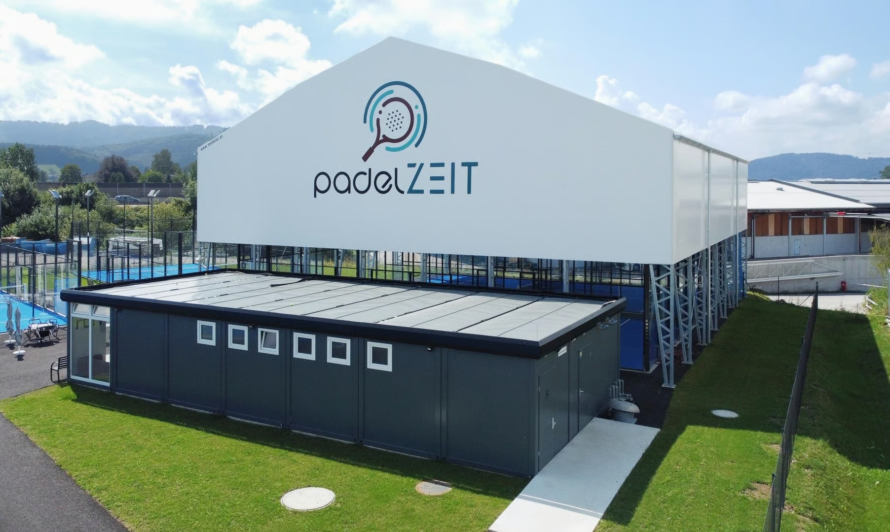 Prefabricated Container Office House with Modern Interior Design for Corporate and Industrial Business Applications