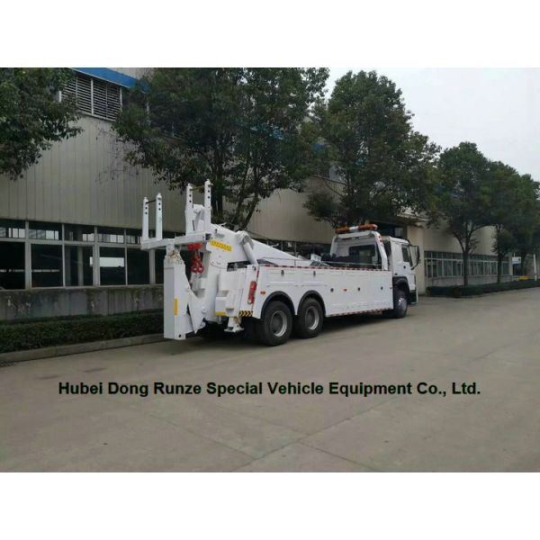HOWO 50 Ton Heavy Duty Rotator Wreckers Tow Truck With 360 Degree Rotation