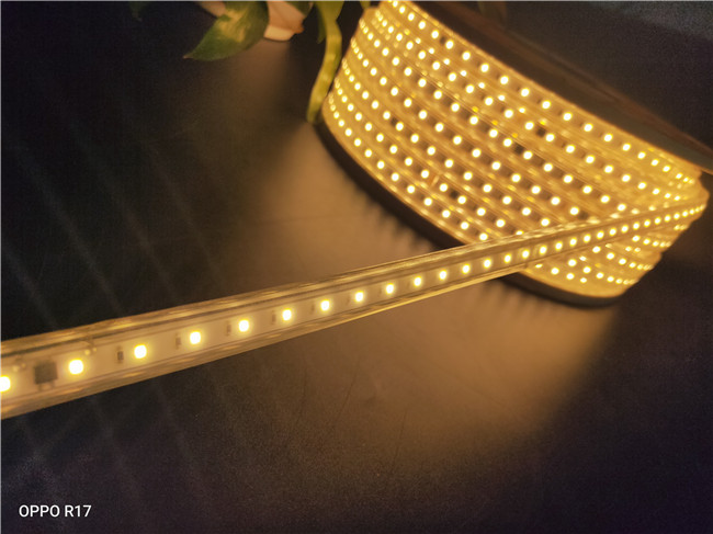 Теплый белый свет прокладки СИД гибкого трубопровода 70LED/M 1300LM SMD2835
