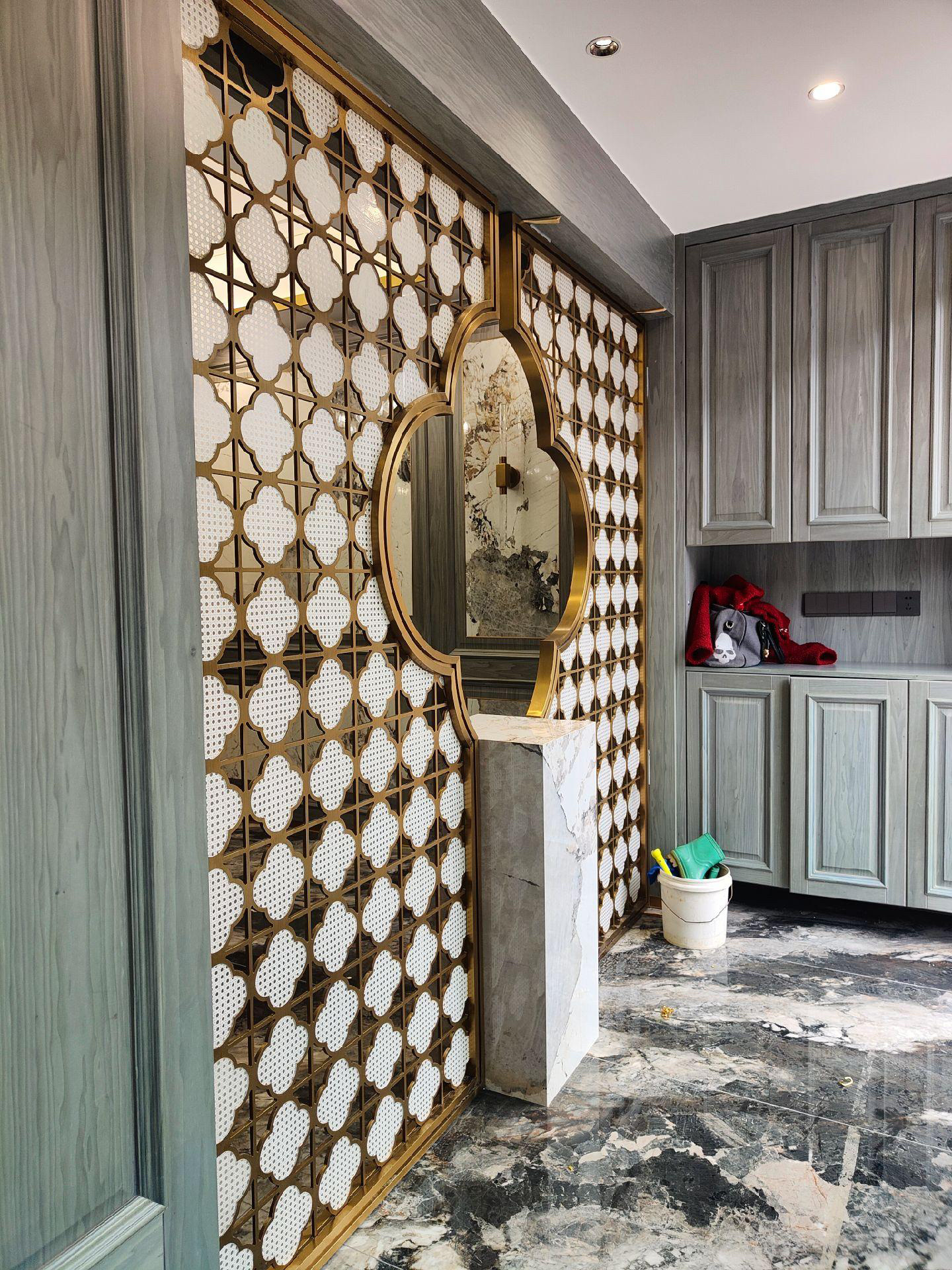 Modern Stainless Steel Hotel Furniture Mobile Screened Room Dividers Shielding