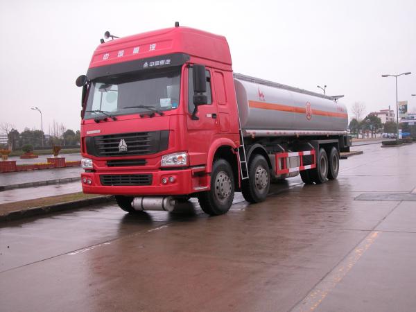 High performance Oil tank truck Tank Truck Trailer , 25000L capacity fuel tanker truck