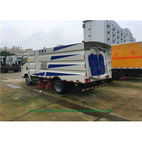 HOWO RHD / LHD Mobile Road Sweeper Truck , Truck Mounted Street Sweeper