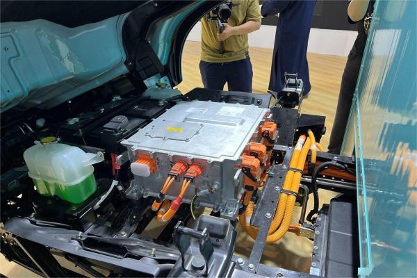 Qingling EVM600 Caminhões de carga elétricos Caminhão todo elétrico azul