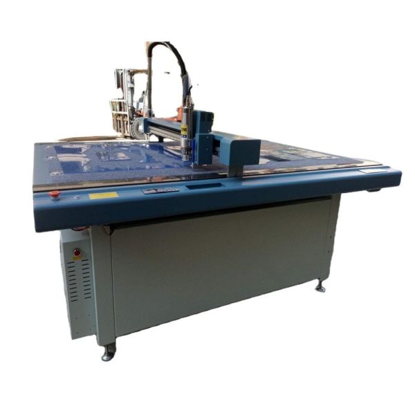 1500x900mm Cutting Scope Template Cutter Machine with 500-1800mm/s Speed for 1.5mm-6.0mm PVC Acrylic Board