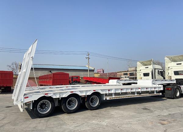 60 80 100 Tons Lowboy Flatbed Lowbed Gooseneck Truck Semi Trailer With Steel Material