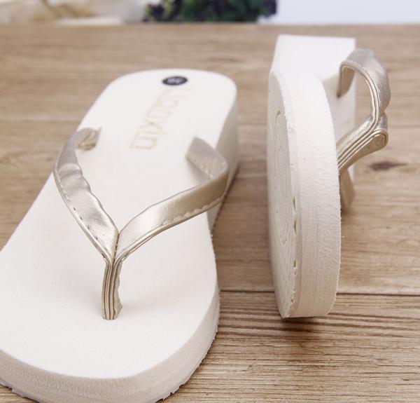 White Thick Sole Flip Flops , Womens Heeled Flip Flops PVC Upper Material