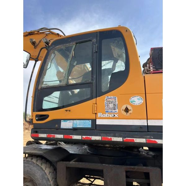 Used tracked hydraulic excavator, original modern 210 wheeled excavator