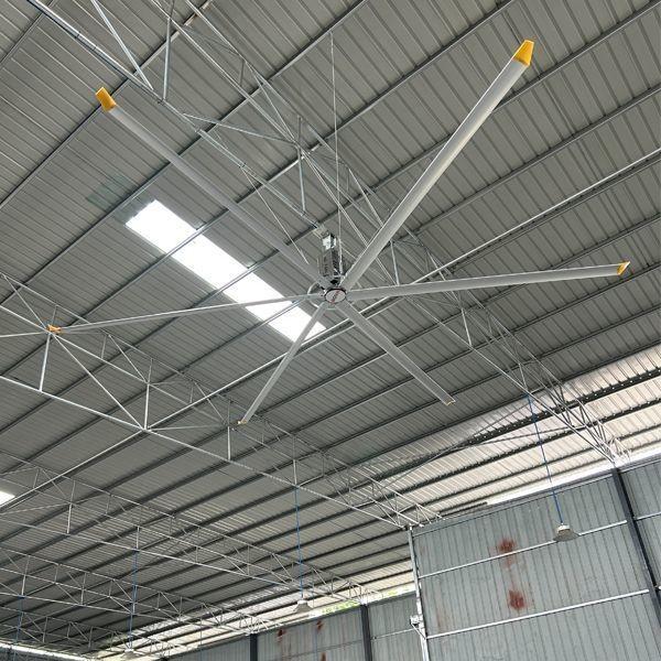 工場換気用の扇風機