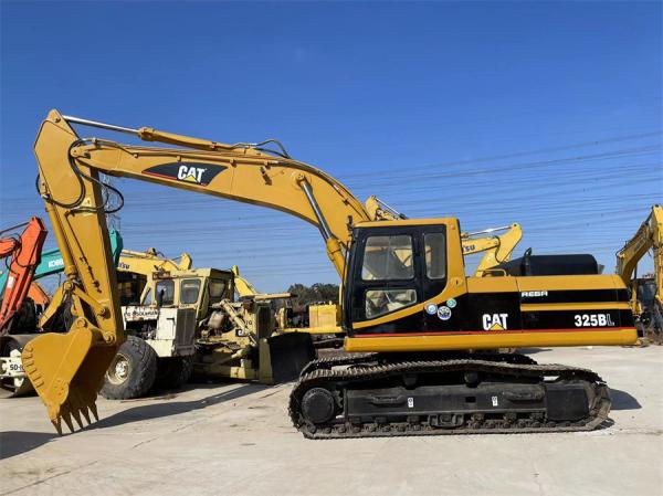 325bl usou CAT Excavators