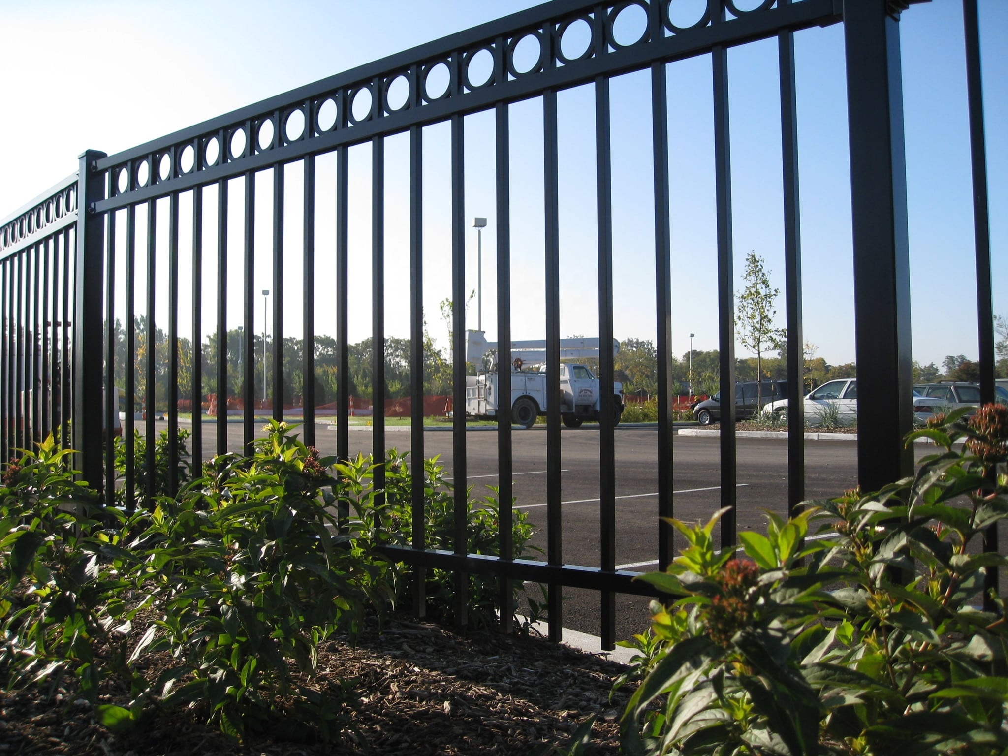 Ограждение из декоративного алюминия с силовым покрытием высота 1,5 м