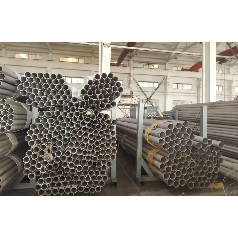 304 ，304L stainless steel seamless pipes are used in fields such as fluid transportation, chemical industry, food and pharmaceutical hygiene, architectural decoration and plumbing, as well as heat