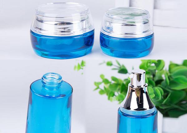 L'article de toilette en verre de haute catégorie bleue met 30g en bouteille 50g 40ml 100ml 120ml