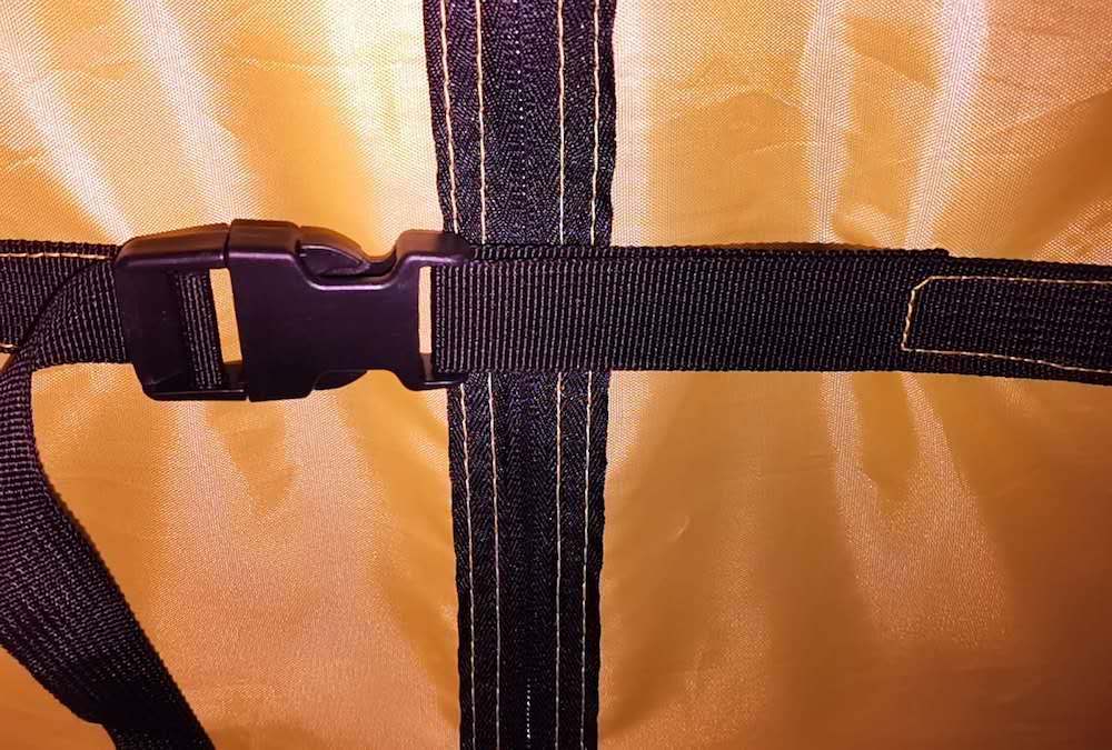 235*235*200MM Наружное рыболовное убежище ПУ покрытое 200D полиэстером Оксфордской стекловолокнистой двуцветной кемпинговой палаткой