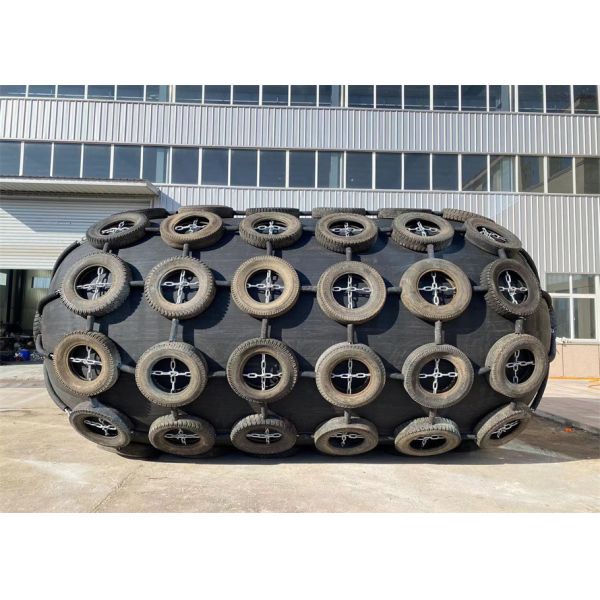 ISO17357 Standard High Performance Pneumatic Rubber Fender With 50Kpa And 80Kpa Inner Pressure For Marine Mooring