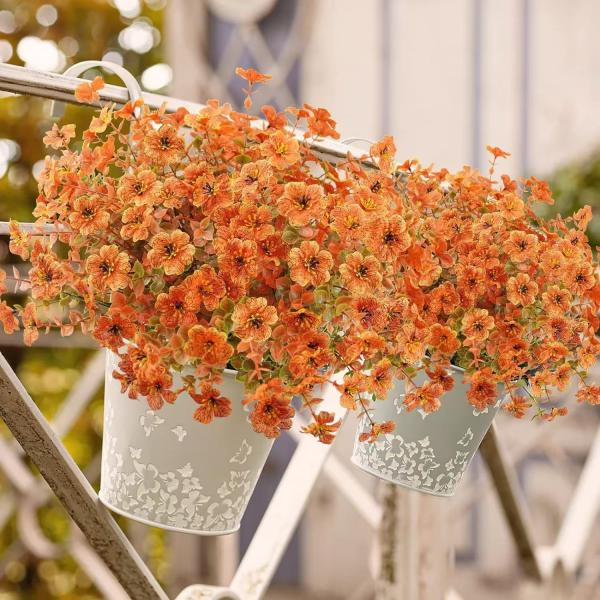 Outdoor festival decorations, autumn plants, artificial eucalyptus leaves, eucalyptus violets, daisies, decorate the courtyard