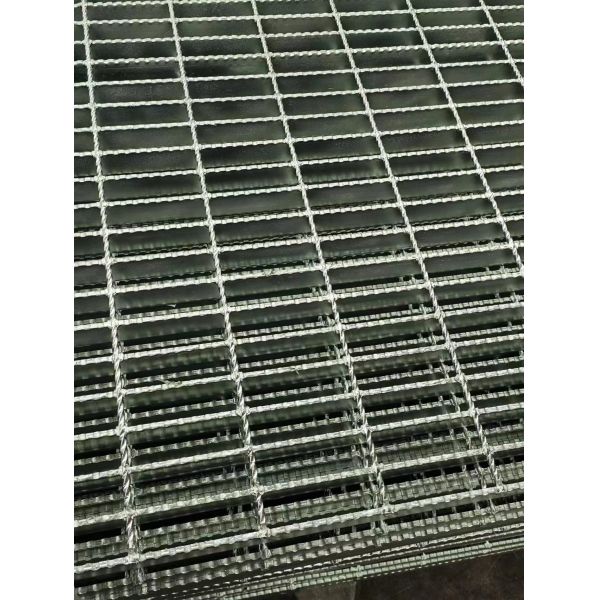 Long Lasting Performance Drainage Serrated Steel Grating 35mm Bearing Bar Spacing