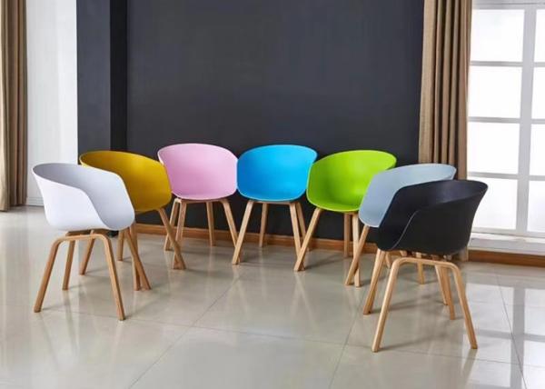 Nordic Wooden Leg Plastic Chair PP Seat Plastic Dining Armchair