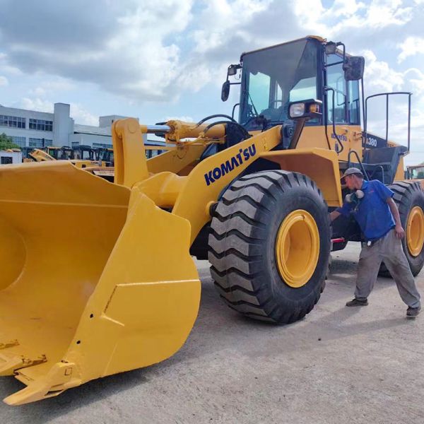 Передние колесные погрузчики Komatsu WA380Z-6 16900kg 2100kw