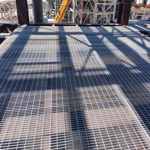 As plataformas industriais do peso Q235 galvanizaram os materiais de construção de aço da raspagem