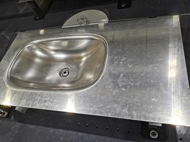 Automatic Robot Polishing Machine for Sink Basin Stainless Steel Surface Grinding Buffing Line