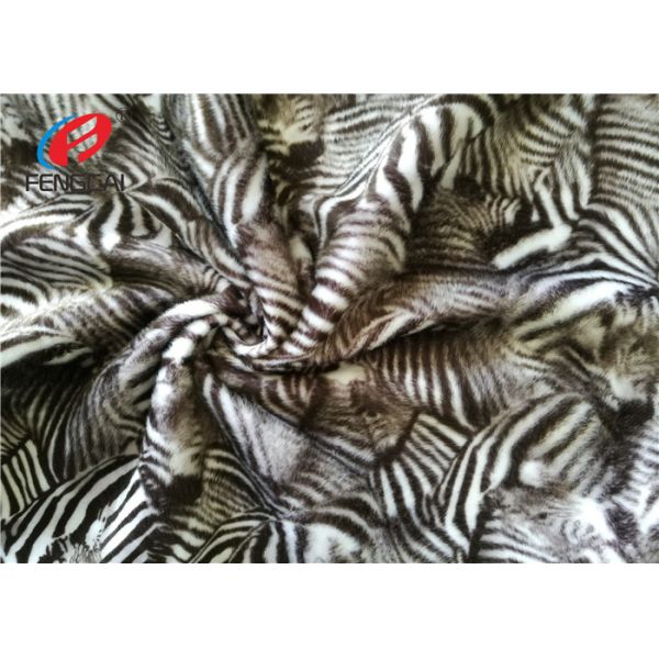 短い髪の印刷されたシマウマの縞ポリエステル ビロードの生地、Minkyのプラシ天のおもちゃの生地