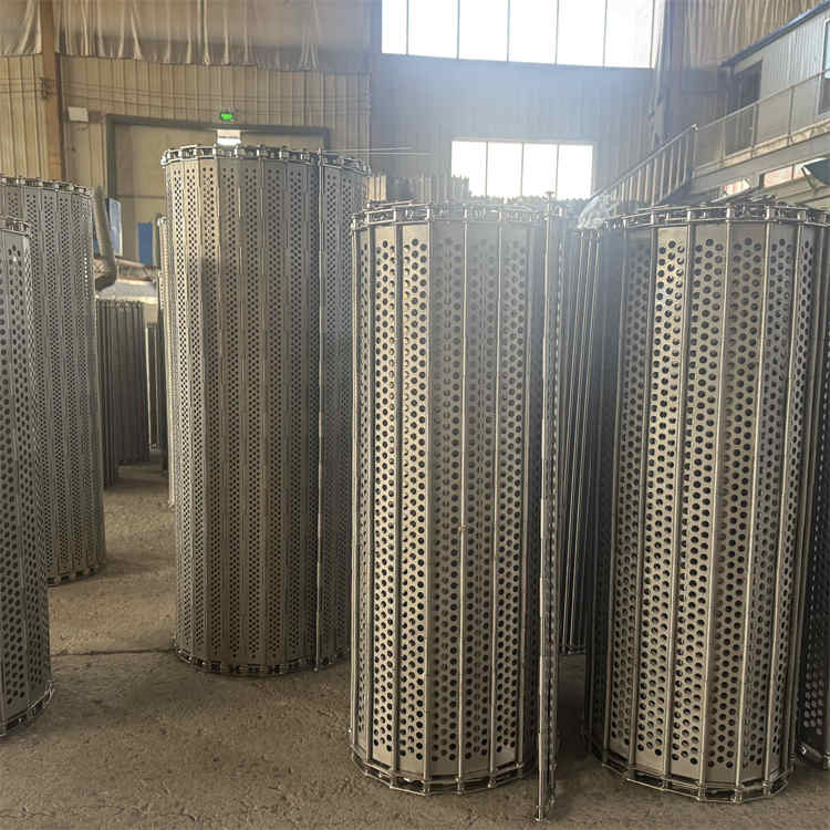 Stainless Steel Wire Mesh Conveyor Belt with perforated metal chain plate design and side chains secured by welded rings