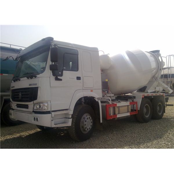 Загрузка собственной личности тележки смесителя СХАКМАН СИНОТРУК 6С4 12М3 объемная с гидронасосом