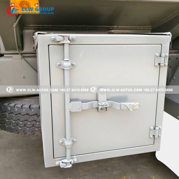 HOWO 8X4 30,000L Refueling Truck with Intelligent Dispenser and Dual-Way Metering System for Fuel Delivery
