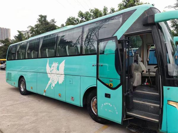 Autocarros usados a diesel 49 lugares Velocidade máxima 100 km/h Com transmissão manual