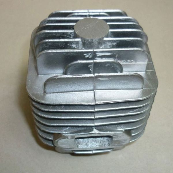 Заливка формы частей литого алюминия точности сплавляет продукты