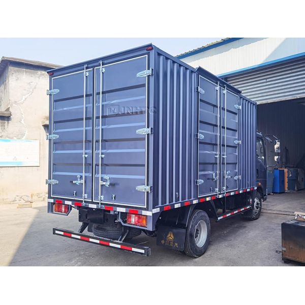 Китай легкий грузовик HOWO фургон танк груз 4X2 116hp 6 колес коробка грузовик для продажи