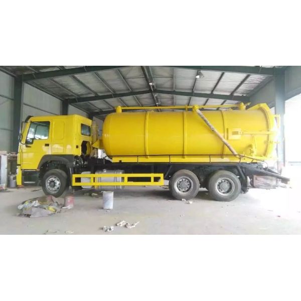 2017 New Howo7 10 Cbm Sewage Suction Truck 6x4 10tires For Sanitary Sewer Cleaning and rear lifting cover