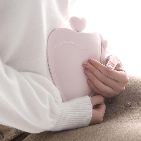 Amour Petite bouteille d'eau chaude avec couvercle tricoté Sac d'eau chaude en silicone pour soulager la douleur