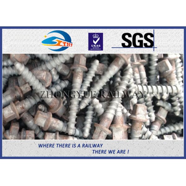 Transitoire ferroviaire de vis de dormeur de série de la catégorie solides solubles du noir 4,6 d'oxyde avec le matériel de l'acier 35#