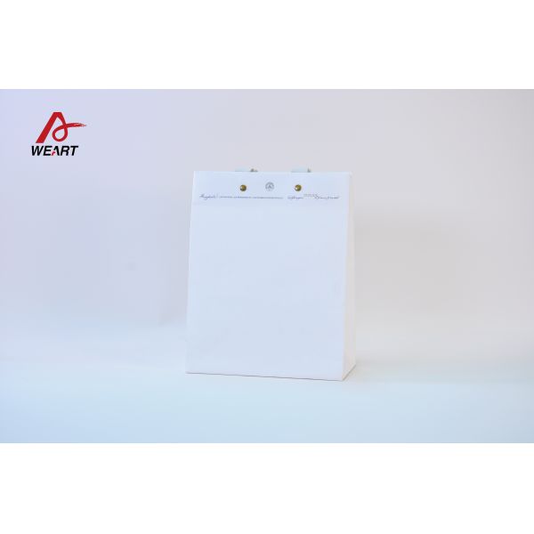 Luxury Reinforced Lamination Gift Paper Bags With Customized Handle
