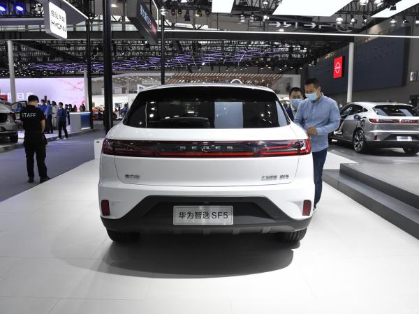 Hybrid Energy Type 2021 Model Huawei Seres SF5 Electric Car EVR 4WD Top Speed 210 KM/h