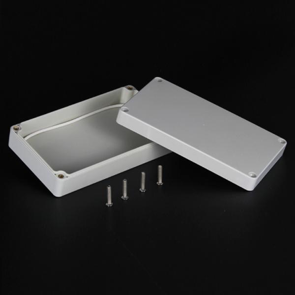 Utilisation extérieure Boîte de jonction anti-âge Polycarbonate PC Matériau UV stabilisé 158*90*40mm