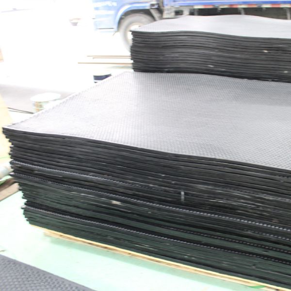Cow Farm Equipment Anti-slip Cattle Mattress made of density Rubber