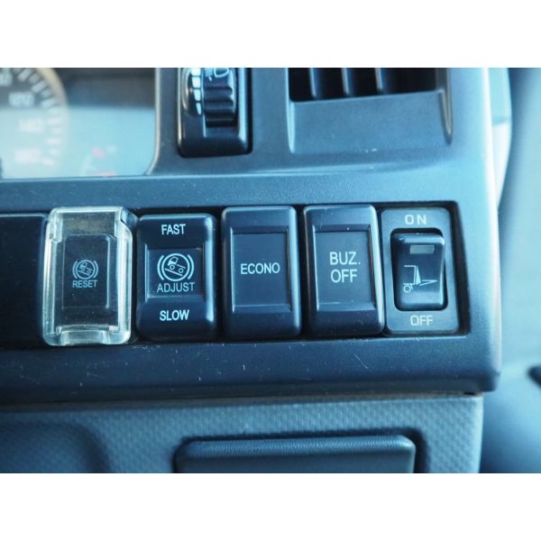 Isuzu Elf Truck 2 Ton Wide Long Low Floor MT Load Size 430/207/38 ETC Aluminum Block Hill Start Assist Leveler Rearview Camera1Spare Tire 2Ton Base 2Ton Car Mission Manual MT Mounting Flat Car 6 Speed